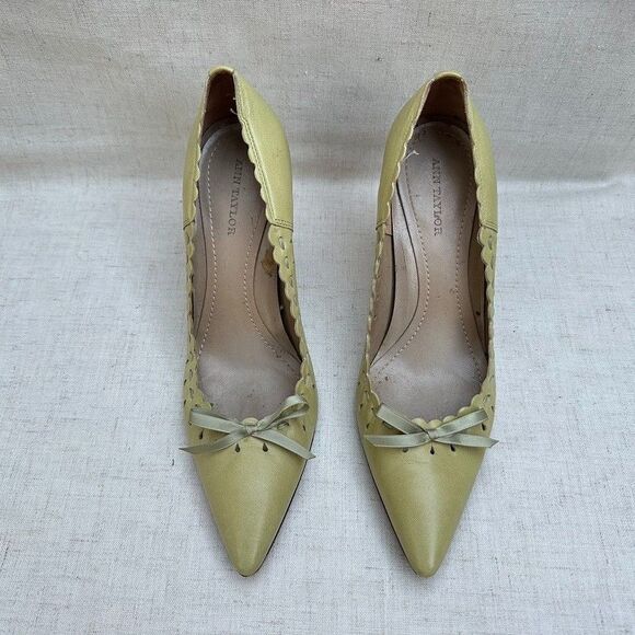 ANN TAYLOR Pistachio Green Leather Scallop Bow Pumps Stiletto Heels 5 Italy Made - Picture 3 of 16